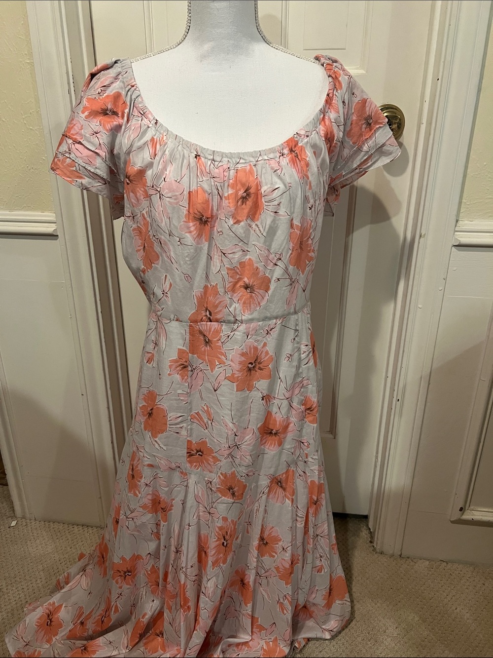 Floral Scoop-Neck Maxi Dress in Coral and Light Gray